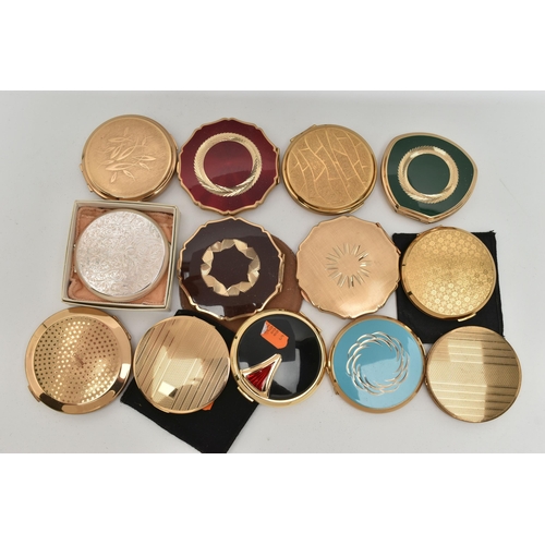 124 - THIRTEEN STRATTON POWDER COMPACTS WITH GEOMETRIC DESIGNS TO THE COVERS, various shapes and sizes, mo... 