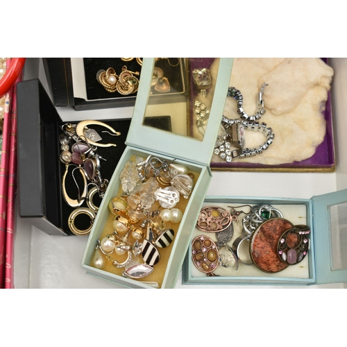 136 - A BOX OF ASSORTED JEWELLERY, to include two yellow metal earrings and three scroll fittings, some st... 