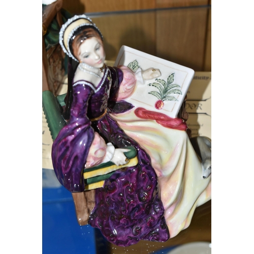 303 - TWO LIMITED EDITION ROYAL DOULTON FIGURINES, comprising Mary Tudor HN3834, no 907/5000 and Margaret ... 