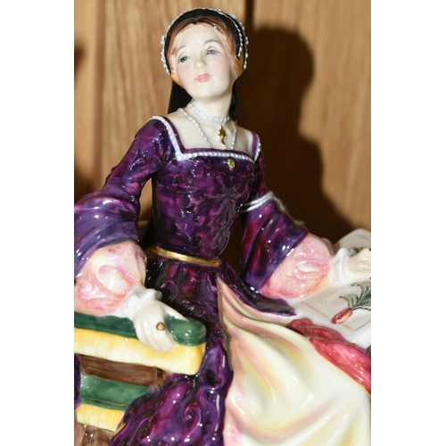 303 - TWO LIMITED EDITION ROYAL DOULTON FIGURINES, comprising Mary Tudor HN3834, no 907/5000 and Margaret ... 