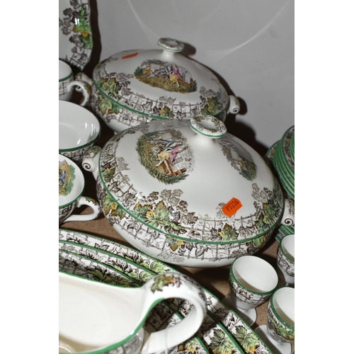 318 - A COPELAND -SPODE 'SPODE'S BYRON' PATTERN DINNER SET, comprising two covered tureens, gravy jug, thr... 