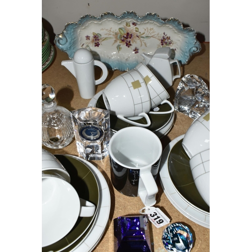 319 - A ROSENTHAL TEA SET AND OTHER ORNAMENTS, comprising six cups, six saucers, six tea plates, a Villero... 