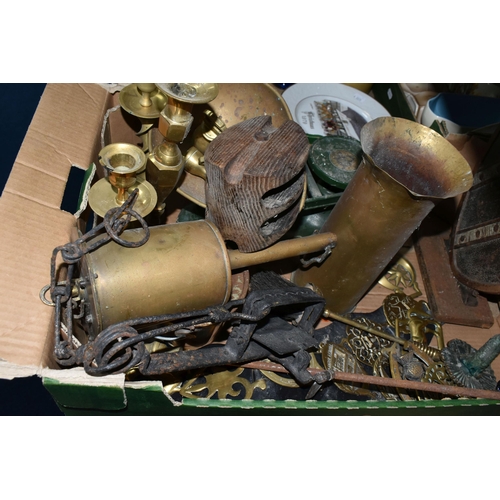 324 - ONE BOX OF METALWARE, to include three brass candle sticks, a shield shaped fireside companion set, ... 