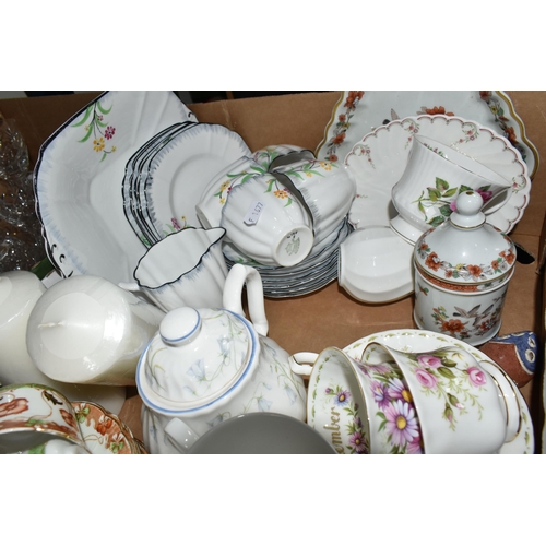 326 - TWO BOXES OF CERAMICS AND GLASSWARE, to include a Royal Doulton 'Vogue' pattern dinner set, a Queen'... 