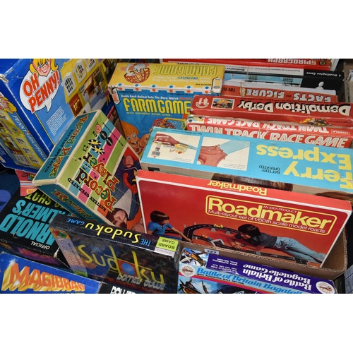 327 - A QUANTITY OF ASSORTED BOXED TOYS AND GAMES, mainly c.1960s/1970s, to include Ideal Roadmaker, Linco... 