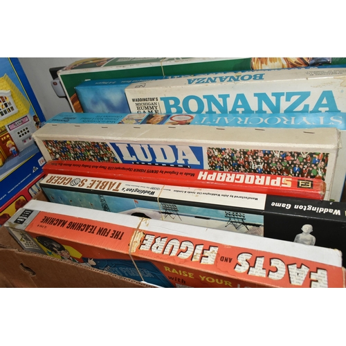 327 - A QUANTITY OF ASSORTED BOXED TOYS AND GAMES, mainly c.1960s/1970s, to include Ideal Roadmaker, Linco... 