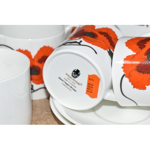 334 - A LARGE QUANTITY OF WEDGWOOD SUSIE COOPER DESIGN 'GLEN MIST' PATTERN DINNERWARE AND 'CORN POPPY' DES... 