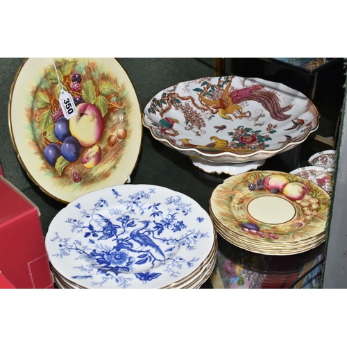 350 - A GROUP OF CERAMICS, comprising a Royal Crown Derby Olde Avesbury pedestal bowl, diameter 26.5cm, wi... 