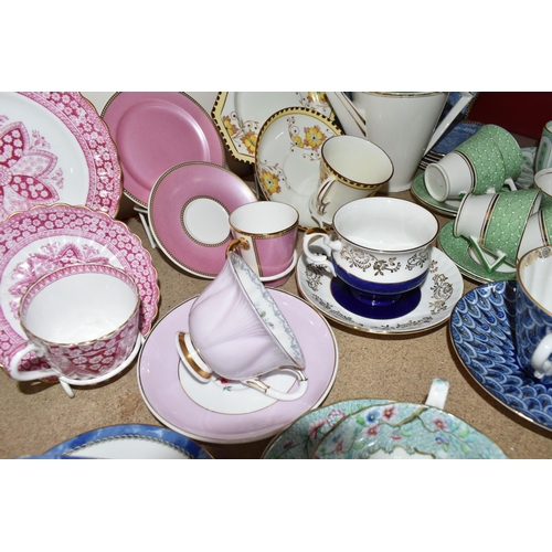 369 - A SELECTION OF DECORATIVE TEA WARES ETC, to include a pink Royal Collection Faberge trio, puce colou... 