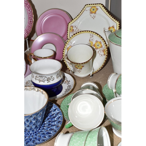 369 - A SELECTION OF DECORATIVE TEA WARES ETC, to include a pink Royal Collection Faberge trio, puce colou... 