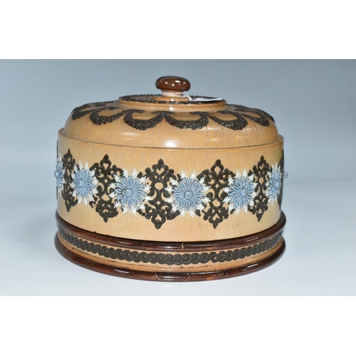 421 - A LATE NINETEENTH CENTURY DOULTON LAMBETH CHEESE DOME AND PLATE, the dome decorated with applied fol... 