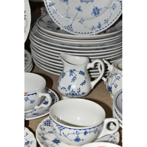 431 - A LARGE QUANTITY OF BLUE AND WHITE IRONSTONE DENMARK PATTERN DINNERWARE, comprising ten 'Franciscan'... 