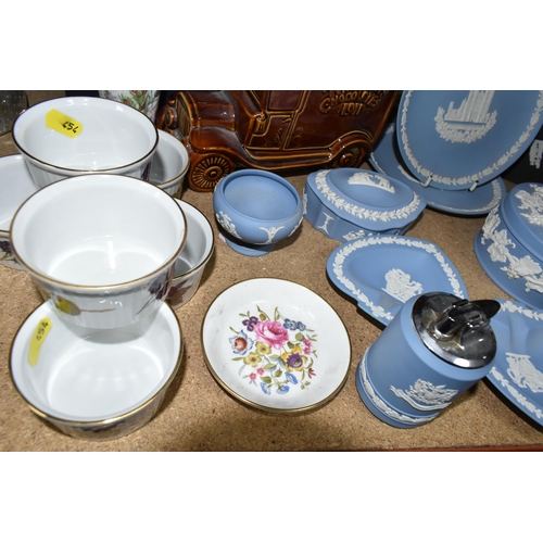 454 - A GROUP OF WEDGWOOD BLUE JASPERWARE AND OTHER CERAMICS, a boxed Royal Worcester 'Game Shooting' cup ... 