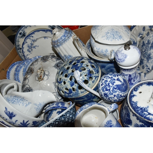 470 - THREE BOXES AND LOOSE TEA AND DINNER WARES ETC, to include six Wedgwood Aster cups, saucers and side... 