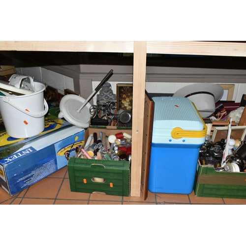 474 - SEVEN BOXES AND LOOSE ASSORTED SUNDRY ITEMS ETC, to include a Vigo Pulpmaster, Intex Challenger II i... 