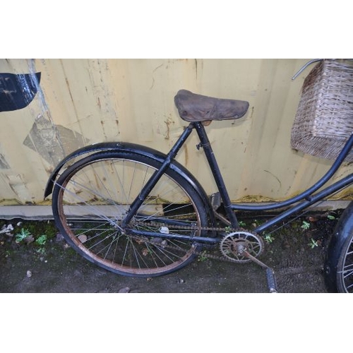 1016 - A VINTAGE DUNELT LADIES SHOPPING BIKE with distressed front basket, 22in frame