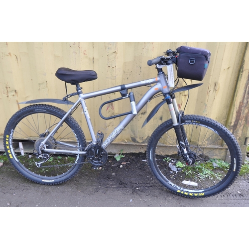 1005 - A VOODOO WANGA GENTS MOUNTAIN BIKE, with 30 speed Shimano Deore XT tip tonic lever gears, front susp... 