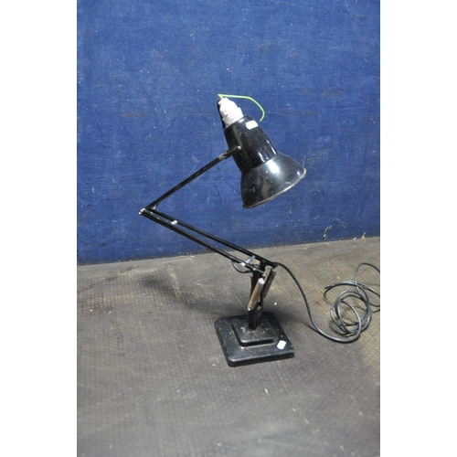 1059 - A HERBERT TERRY AND SONS ARTICULATED TABLE LAMP bulb holder adapted (PAT fail due to uninsulated plu... 