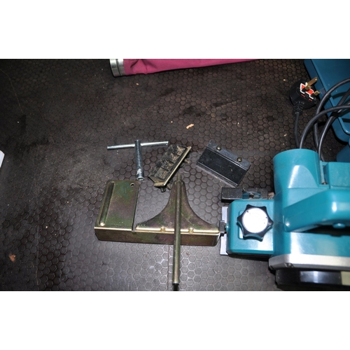 1077 - A MAKITA N1923BD ELECTRIC PLANER and an empty Makita power tool case (PAT pass and working)(2)