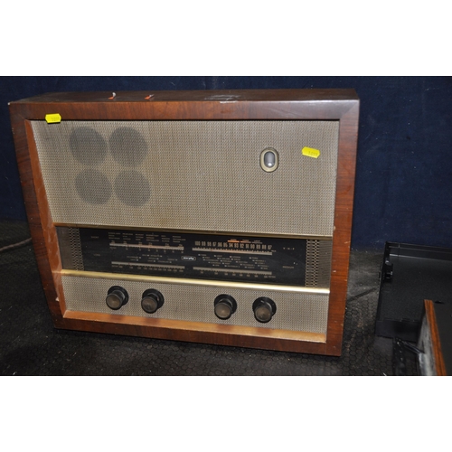 1091 - A VINTAGE MURPHY A252 VALVE RADIO with a walnut cabinet (working) and a Philips N4307 reel to reel p... 