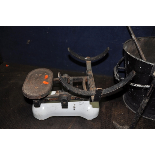 1109 - A VINTAGE AVERY BEAM SCALE with two hooks, weight and scaled to 300lbs, an Avery grocers scale, no b... 