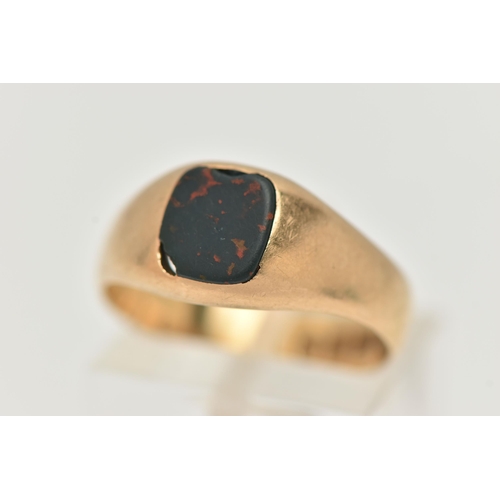 2 - AN 18CT GOLD GENTS SIGNET RING, inlay set with bloodstone, hallmarked 18ct Birmingham, ring size O 1... 