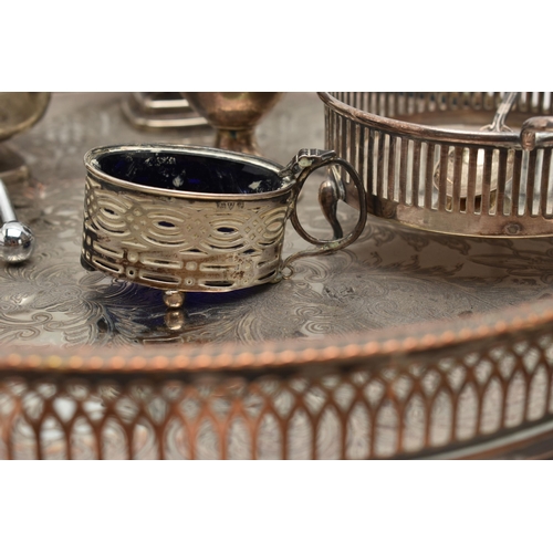 107 - A SMALL ASSORTMENT OF SILVER AND SILVER PLATE ITEMS, to include three silver napkin rings, of differ... 