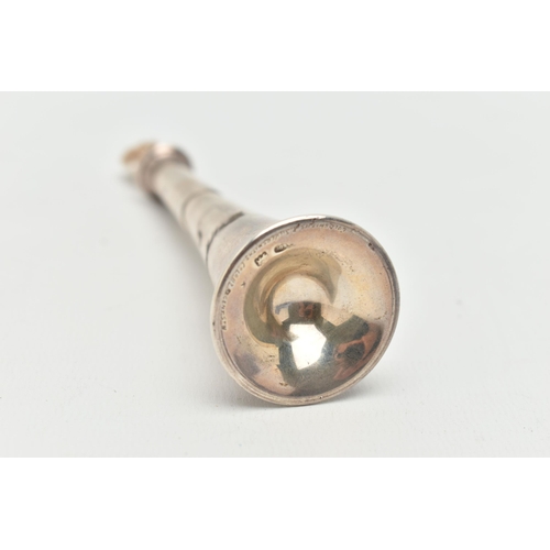 95 - AN EDWARDIAN SILVER NOVELTY TABLE LIGHTER, in the form of a hunting horn with wick, hallmarked 'Gold... 