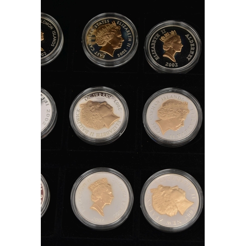 135 - A ROYAL MINT QUEEN ELIZABETH II GOLDEN JUBILEE COLLECTION BOXED SET, of 24x Five Pound coins highlig... 