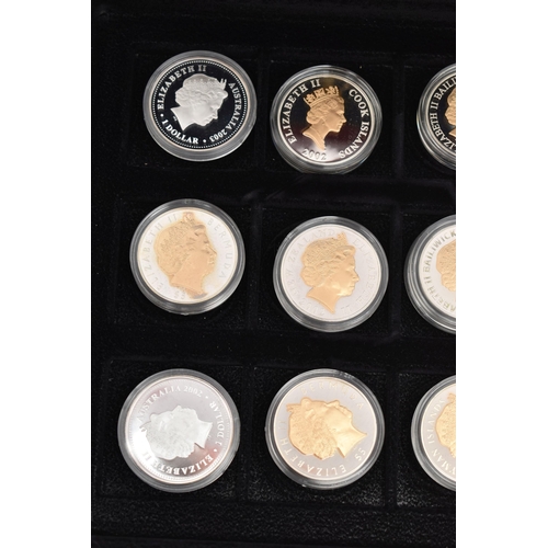 135 - A ROYAL MINT QUEEN ELIZABETH II GOLDEN JUBILEE COLLECTION BOXED SET, of 24x Five Pound coins highlig... 