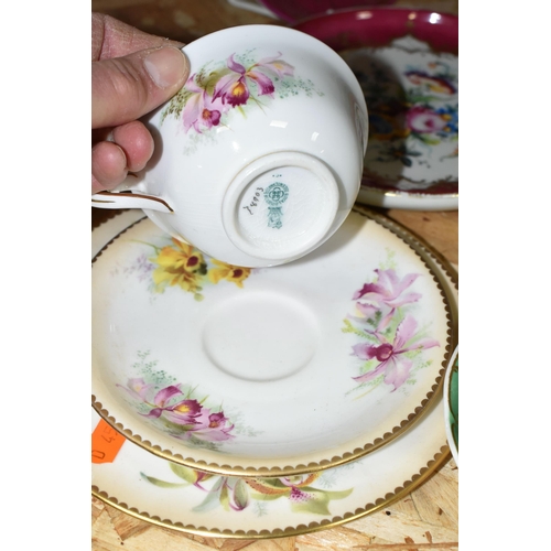 336 - A COLLECTION OF TEAWARE, to include a twenty eight piece Copeland Spode 'Spode's Camilla' tea set, a... 