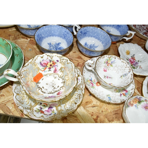 336 - A COLLECTION OF TEAWARE, to include a twenty eight piece Copeland Spode 'Spode's Camilla' tea set, a... 