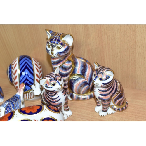 358 - A COLLECTION OF ROYAL CROWN DERBY IMARI PAPERWEIGHTS, comprising two Kittens introduced 1990, one ha... 