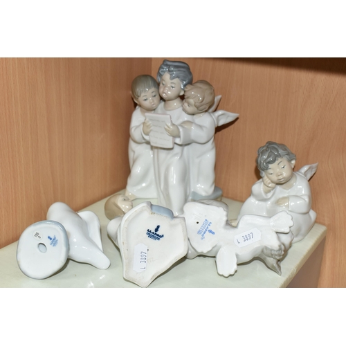 360 - A GROUP OF LLADRO FIGURINES, five figurines and a none matching box comprising 4542 Angel Group, 453... 