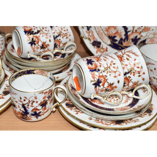 376 - A LATE NINETEENTH CENTURY ROYAL CHINA WORKS WORCESTER (GRAINGER AND CO) TEA SET, with Imari style pa... 