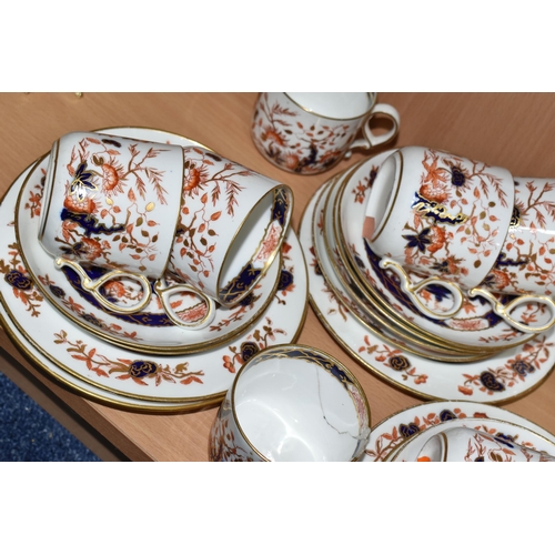 376 - A LATE NINETEENTH CENTURY ROYAL CHINA WORKS WORCESTER (GRAINGER AND CO) TEA SET, with Imari style pa... 