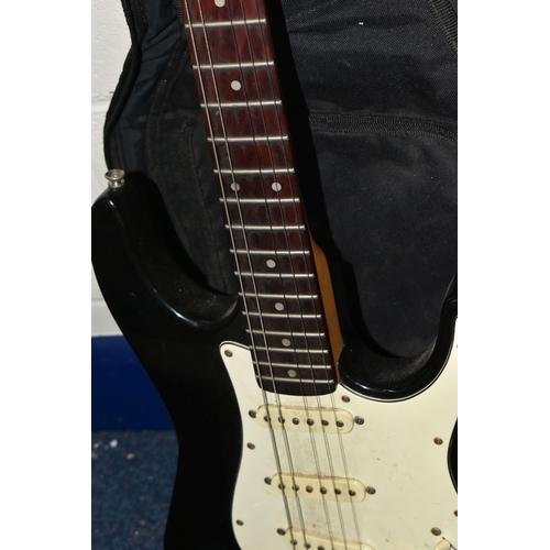 430 - A PEAVEY INTERNATIONAL SERIES 'RAPTOR' ELECTRIC GUITAR, serial number 6095125, made in Vietnam, miss... 