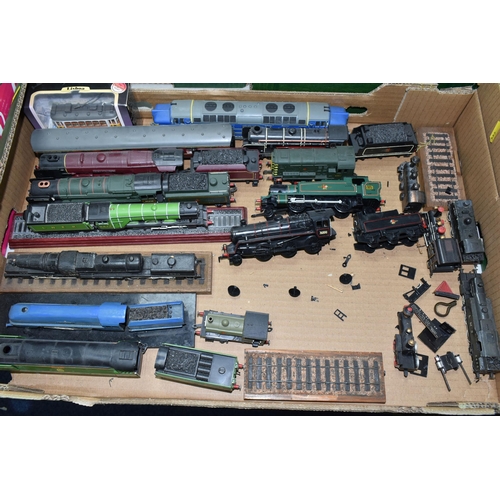 444 - A QUANTITY OF ASSORTED RAILWAY LOCOMOTIVE MODELS, majority are constructed Kitmaster OO gauge kits, ... 