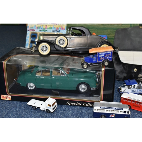 481 - A BOXED MAISTO SPECIAL EDITION 1959 JAGUAR Mk.II, No.31833, 1/18 scale, model appears in very good c... 