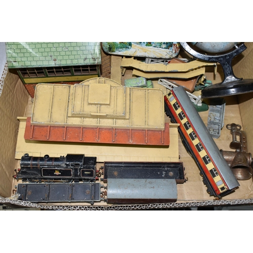 491 - A QUANTITY OF UNBOXED HORNBY DUBLO MODEL RAILWAY ITEMS, to include class N2 tank locomotive No.69567... 