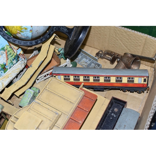 491 - A QUANTITY OF UNBOXED HORNBY DUBLO MODEL RAILWAY ITEMS, to include class N2 tank locomotive No.69567... 