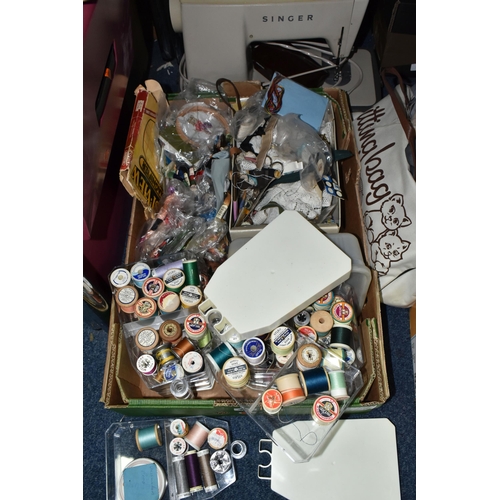 498 - A BOX AND LOOSE SEWING MACHINE AND HABERDASHERY ITEMS, to include a cased Singer electric sewing mac... 