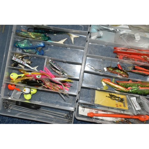 514 - ONE BOX OF SEA FISHING TACKLE AND A GROUP OF SEA FISHING RODS, to include a Gemini GN300 reel, an Ok... 