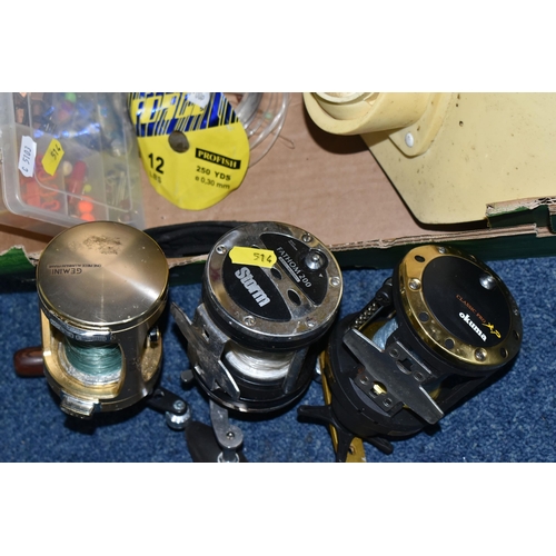 514 - ONE BOX OF SEA FISHING TACKLE AND A GROUP OF SEA FISHING RODS, to include a Gemini GN300 reel, an Ok... 