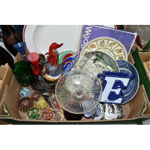 537 - FOUR BOXES AND LOOSE CERAMICS, GLASS, EPHEMERA AND SUNDRY ITEMS, to include a small number of postca... 