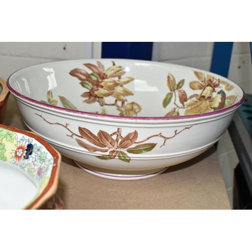 549 - A MASON'S IRONSTONE VICTORIAN WASH SET,  pattern 107, comprising a large bowl, diameter 41cm, chambe... 