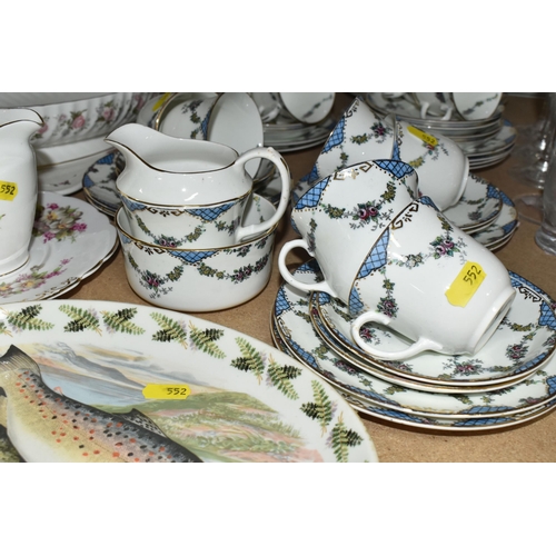 552 - A GROUP OF TEA WARE AND CERAMICS, comprising a Sutherland  china tea set, pattern 1843 comprising tw... 