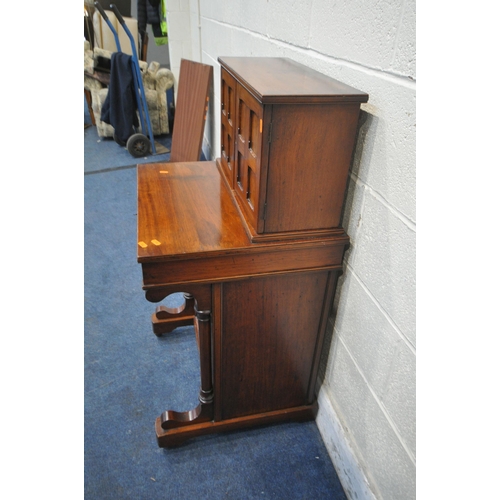 1220 - AN EARLY 20TH CENTURY MAHOGANY DAVENPORT, fitted with a double door top section, enclosing four draw... 