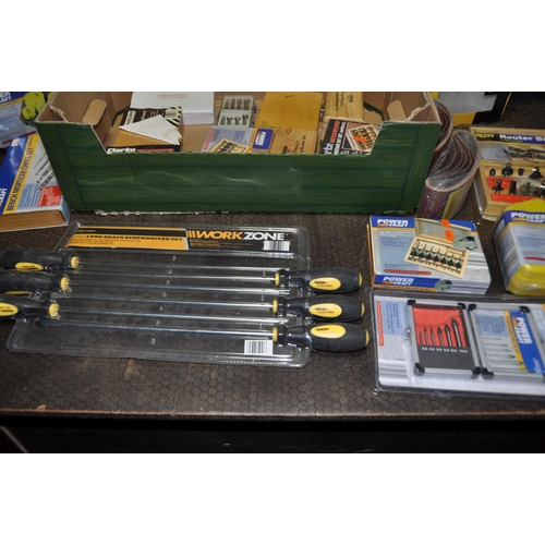 1127 - A TRAY CONTAINING NEW AND STILL PACKAGED WERA, POWERCRAFT AND WORKZONE TOOLS including a Kraftform p... 