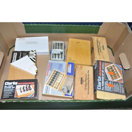 1127 - A TRAY CONTAINING NEW AND STILL PACKAGED WERA, POWERCRAFT AND WORKZONE TOOLS including a Kraftform p... 